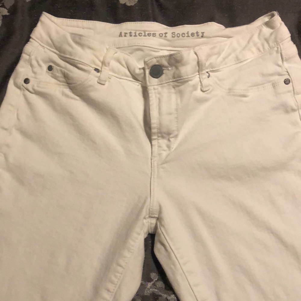 White skinny jeans
